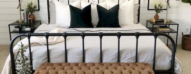 20 Stunning Farmhouse Bedroom Decor Ideas (6)